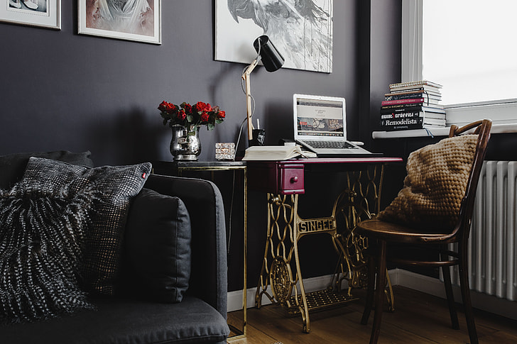 Royalty-Free photo: Pink desk in the home office | PickPik