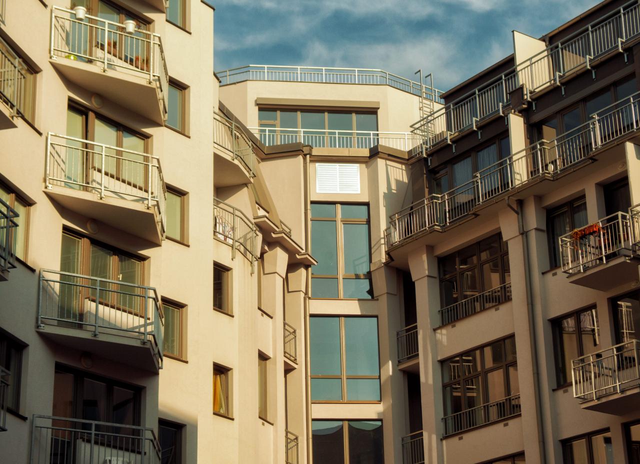 Modern apartment house | Free Stock Photo | LibreShot