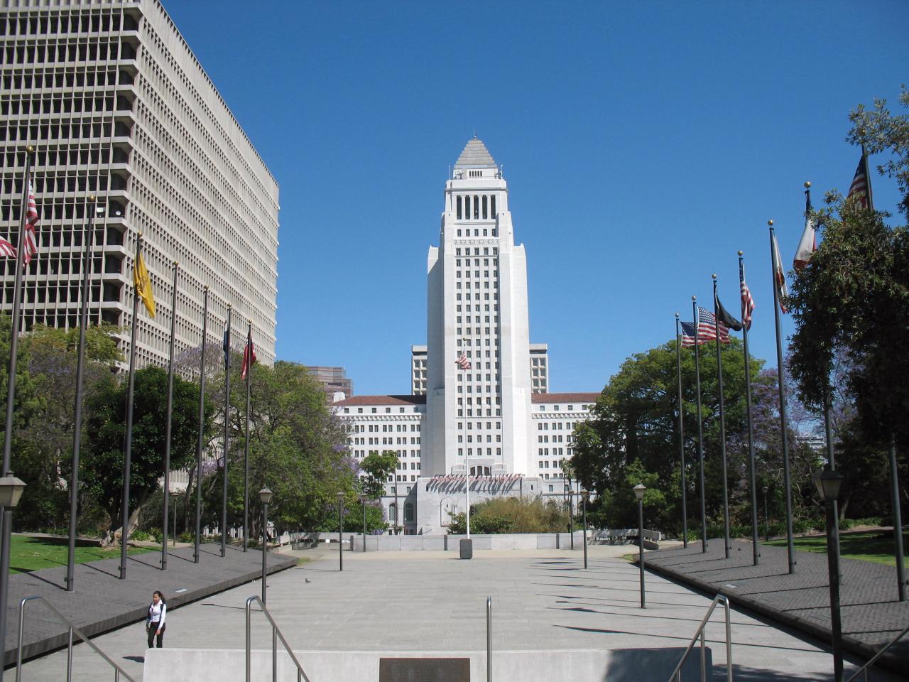 File:LA City Hall - 2007-05-11.JPG - Wikimedia Commons